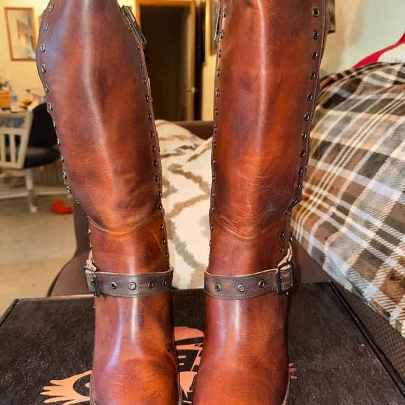 Freebird BNIB cognac Derby - Picture 4 of 5